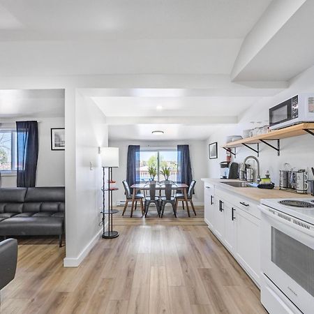 Riverfront Cottages Уасага Бийч Екстериор снимка