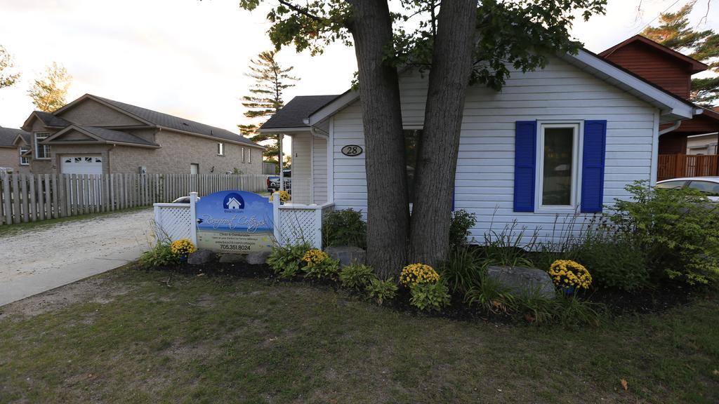 Riverfront Cottages Уасага Бийч Екстериор снимка